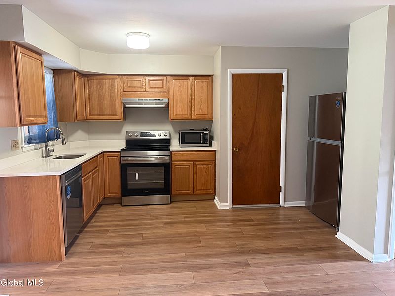 2nd image of 620 Mercer Street