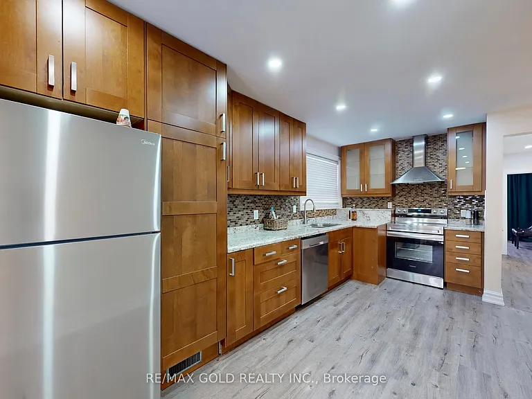 189 Kingsview Blvd — Photo 14