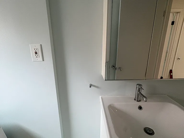 175 Ashland St — Photo 10