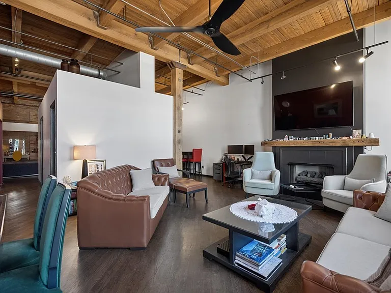 616 W Fulton St #510 — Photo 5