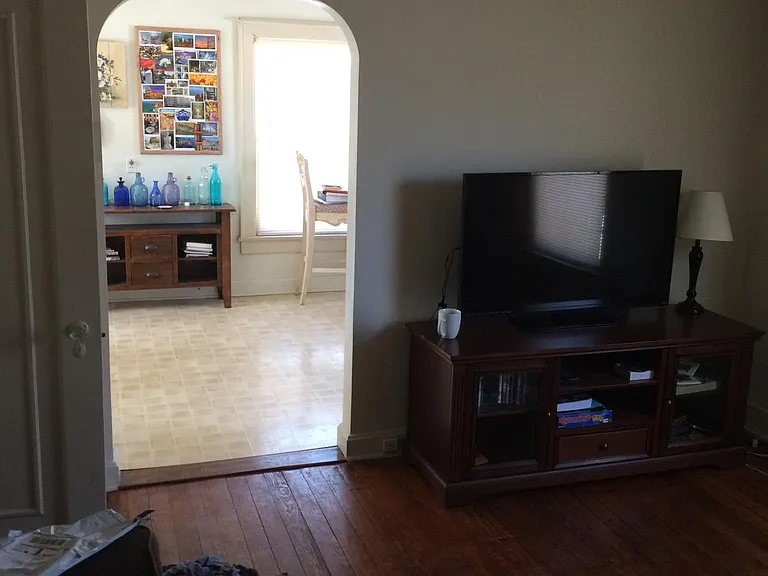 #4. Living room to Kitchen