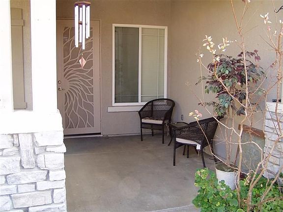 3rd image of 831 Dunbar Ct