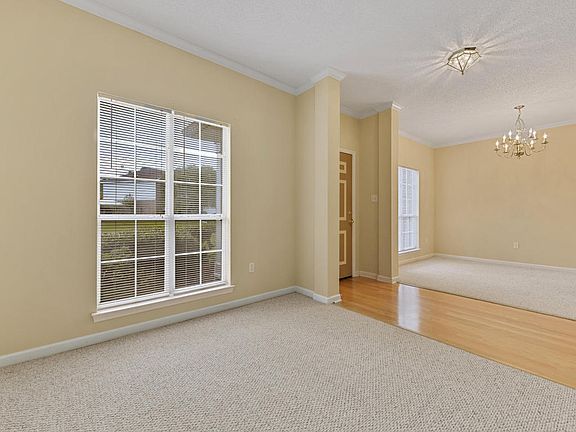 5th image of 3005 Creekwood Cir