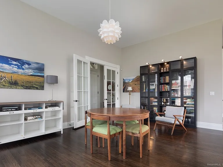 33 Sharon Rd — Photo 6