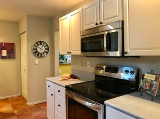 2419 8th Ave N APT 301, Seattle, WA 98109
