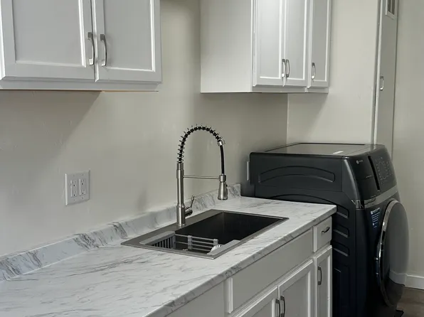 1022 W 109th Pl #A, Los Angeles, CA 90044