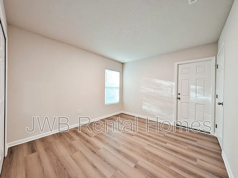 2811 Myrtle Ave #1 — Photo 6