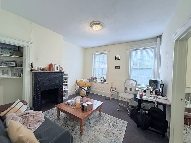 24 Phillips St #4 — Photo 1