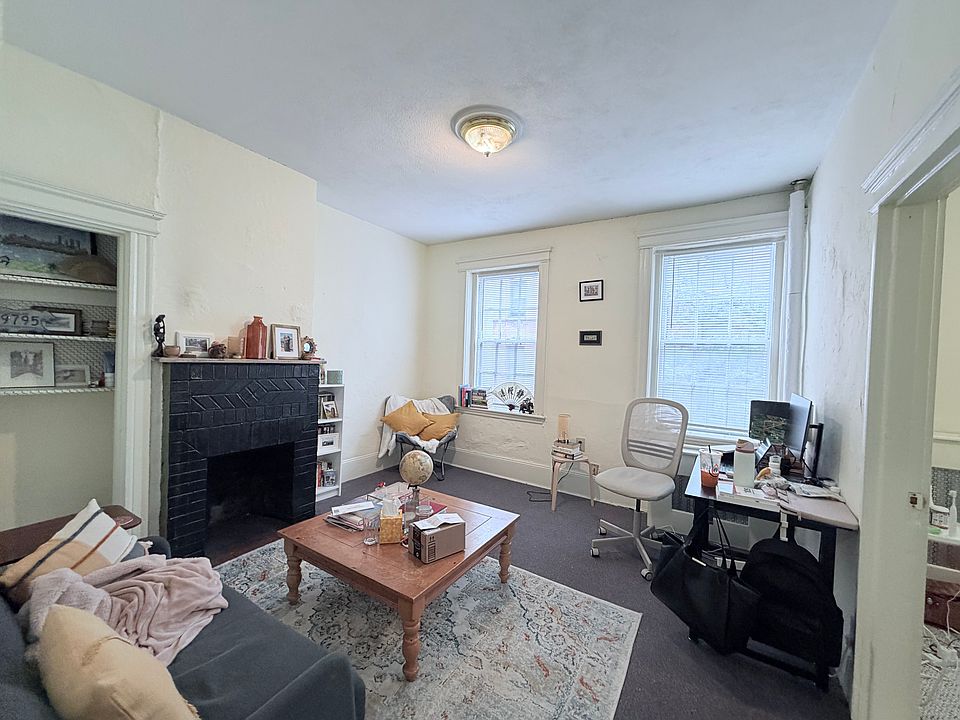 1st image of 24 Phillips St APT 4