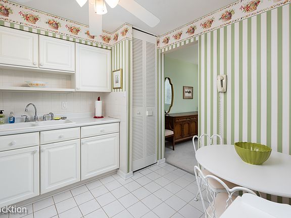 5th image of 6660 S Brainard Ave APT 201