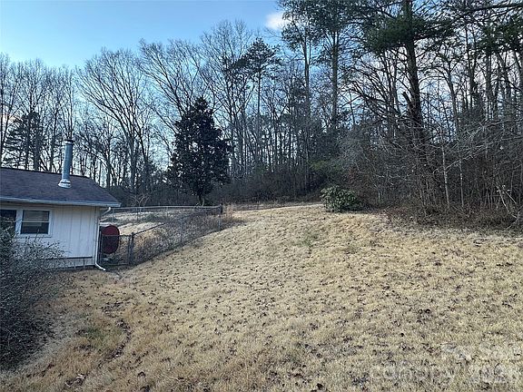 3rd image of 129 Ridgecrest Ave