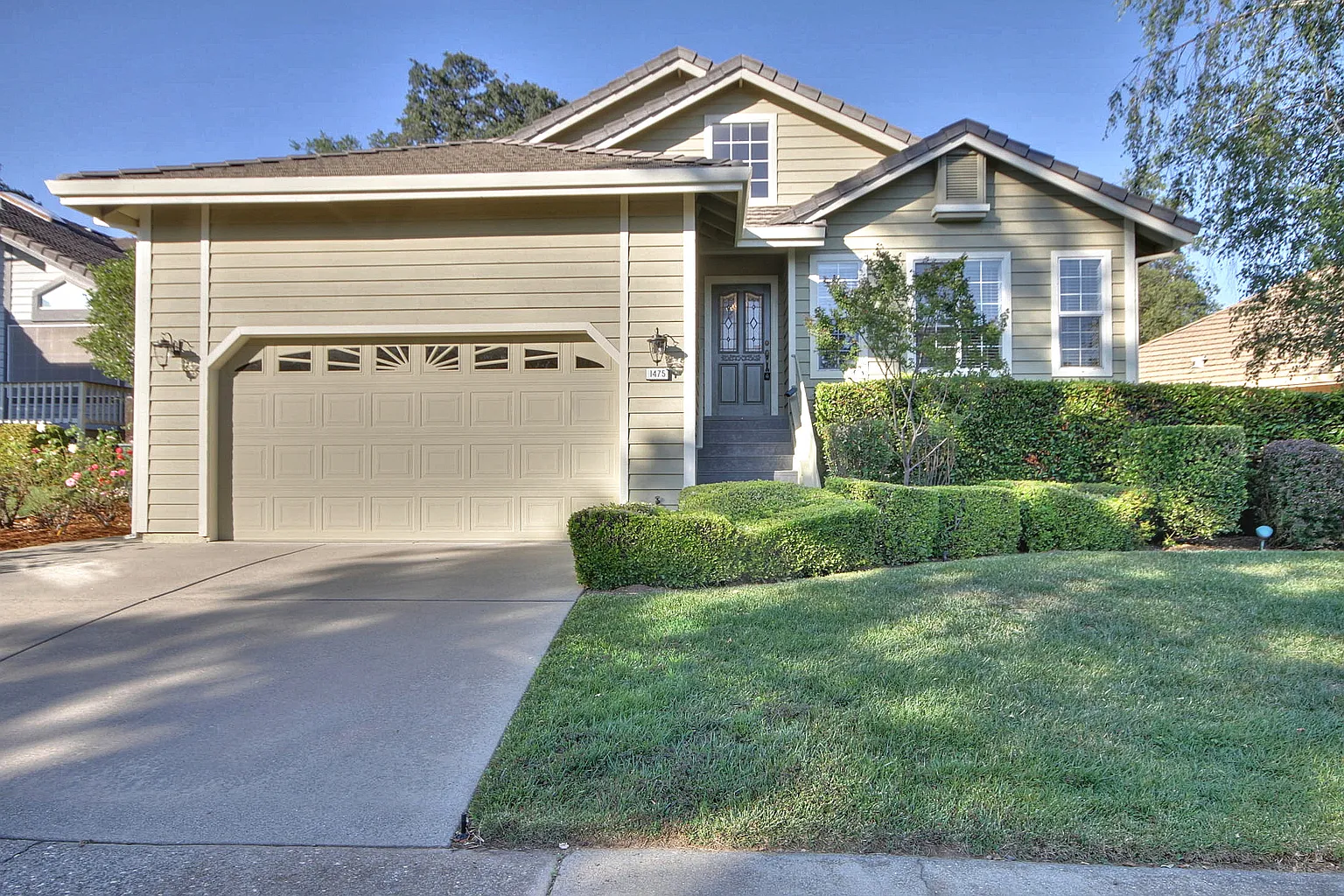 1475 Foxridge Cir photo 1
