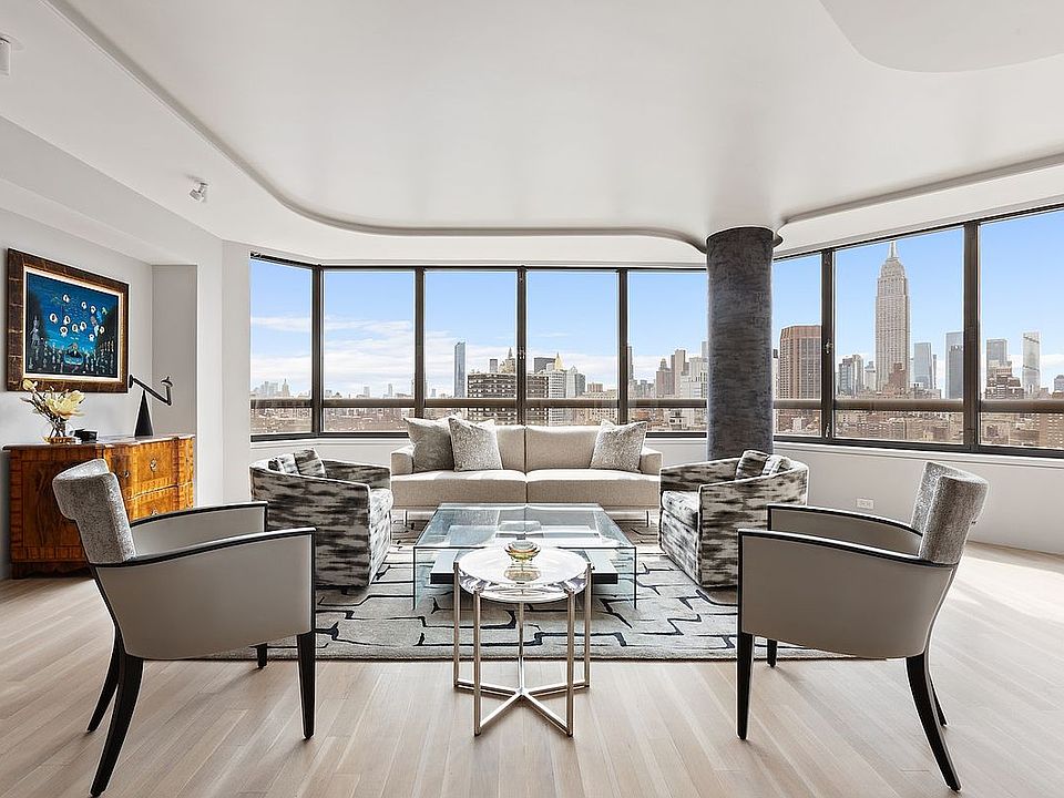 1st image of 630 1st Ave APT 33L