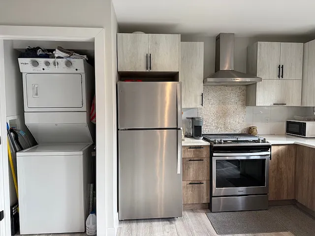 2 bed, 1000 sqft, $2,900 — Photo 2