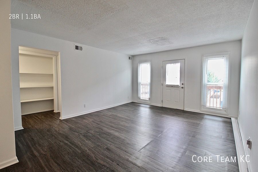 1st image of 16 E 34th Ter APT 10