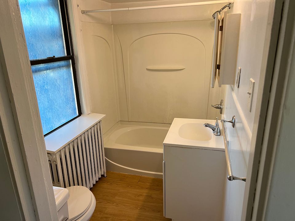 2nd image of 2933 W Liberty Ave APT 3