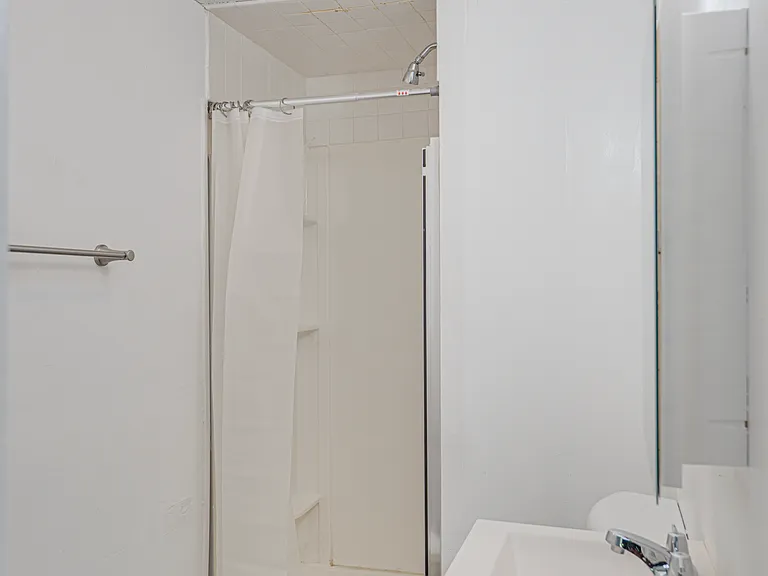 426 N Lake St #3 — Photo 3