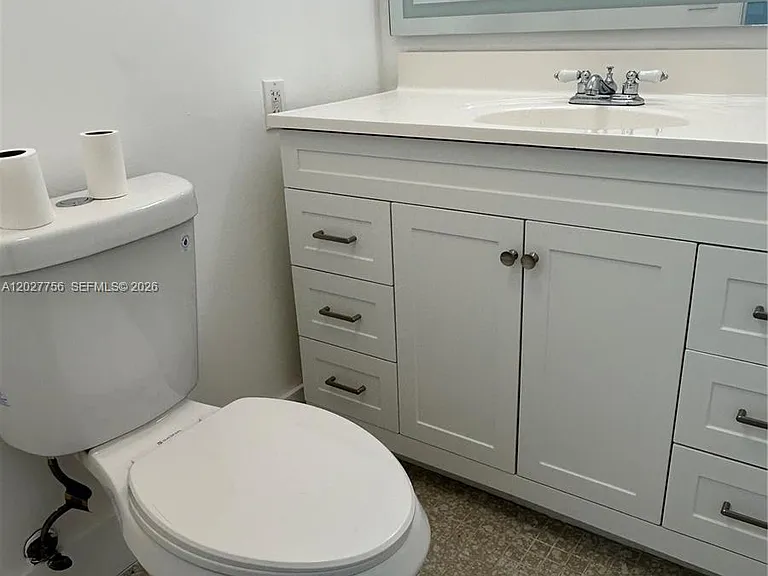 110 S Shore Dr #4E — Photo 11