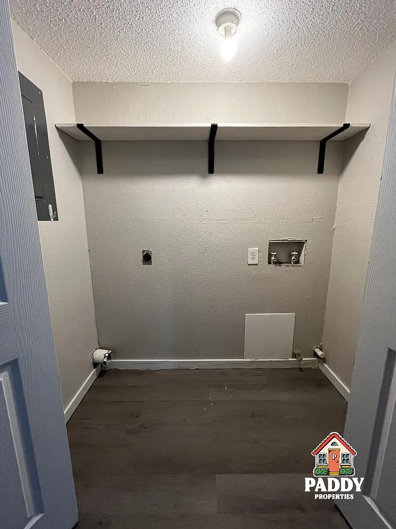 1722 W 16th St - 3 — Photo 4