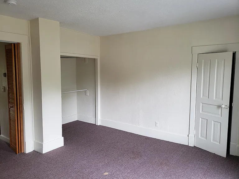 507 W Buttles St — Photo 18