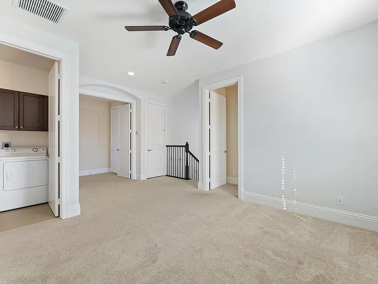 259 SE Calmo Cir — Photo 26