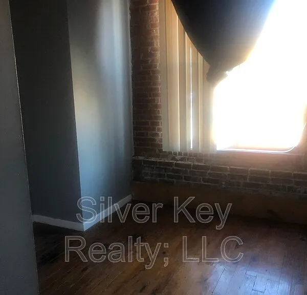 217 E Washington Ave #F — Photo 11