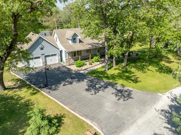 9754 N Charter Rd, Demotte, IN 46310