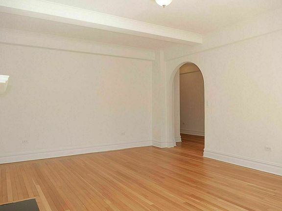 4th image of 404 E 55th St APT 2F