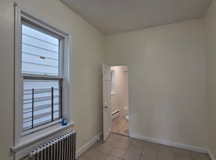 349 Walnut St APT 3F, Yonkers, NY 10701