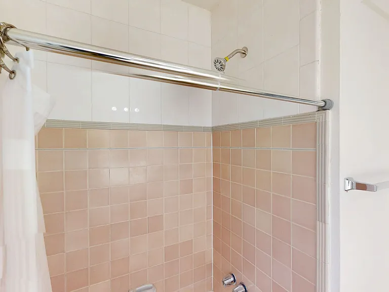 22815 Grand St — Photo 14