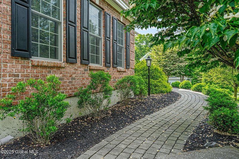 5th image of 779 Waldens Pond Road