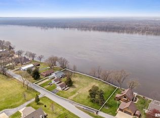 21812 River Rd N, Cordova, IL 61242