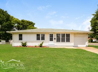 2 Norine Ct, Florissant, MO 63031