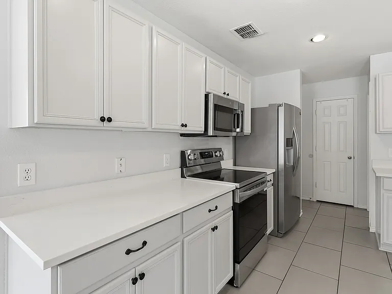 6925 Planters Row Dr — Photo 9