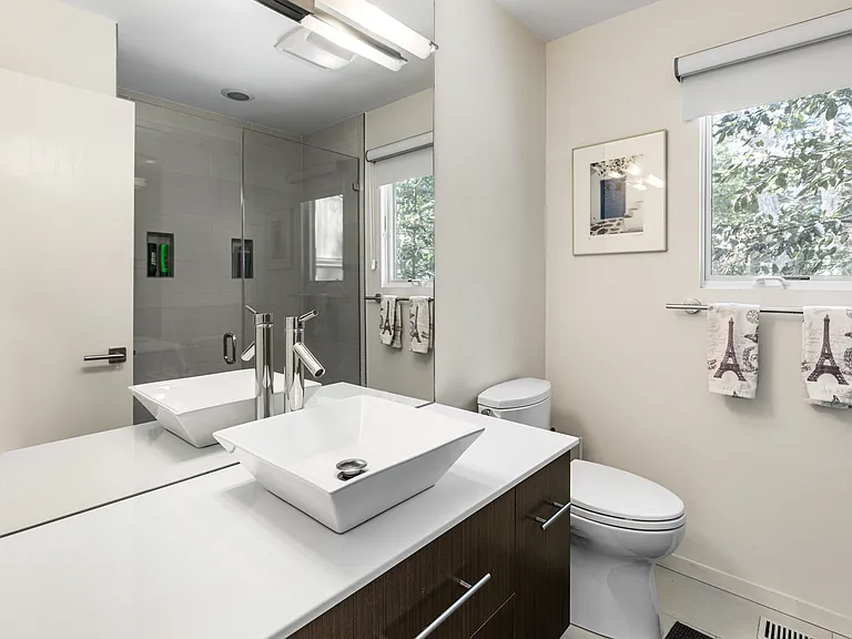 1 Longwoods Ln — Photo 18