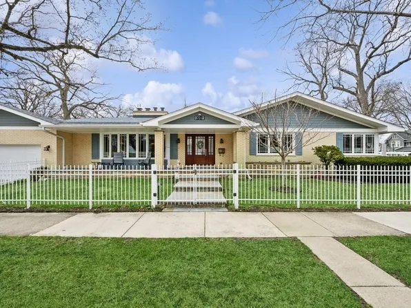 701 Lake Ave, Wilmette, IL 60091