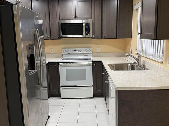 5th image of 9741 NW 37th St