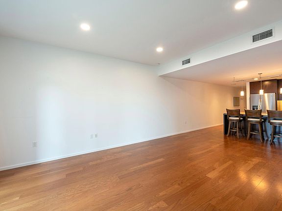 5th image of 35 E 100 S APT 608