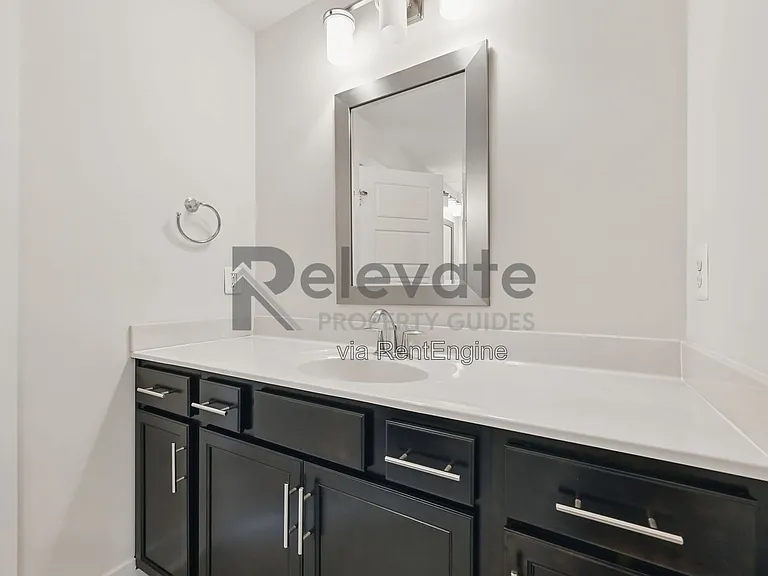 4227 Saunders Tavern Trl #B — Photo 32