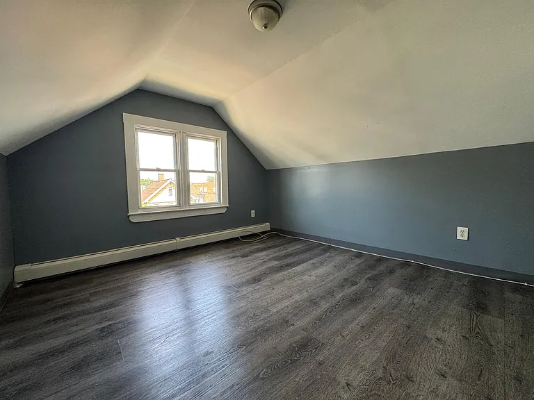 421-2 Logan St #2B — Photo 8