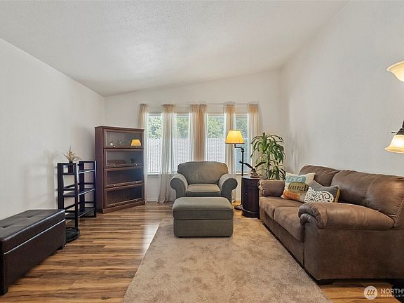 3rd image of 873 Carriage Court #26