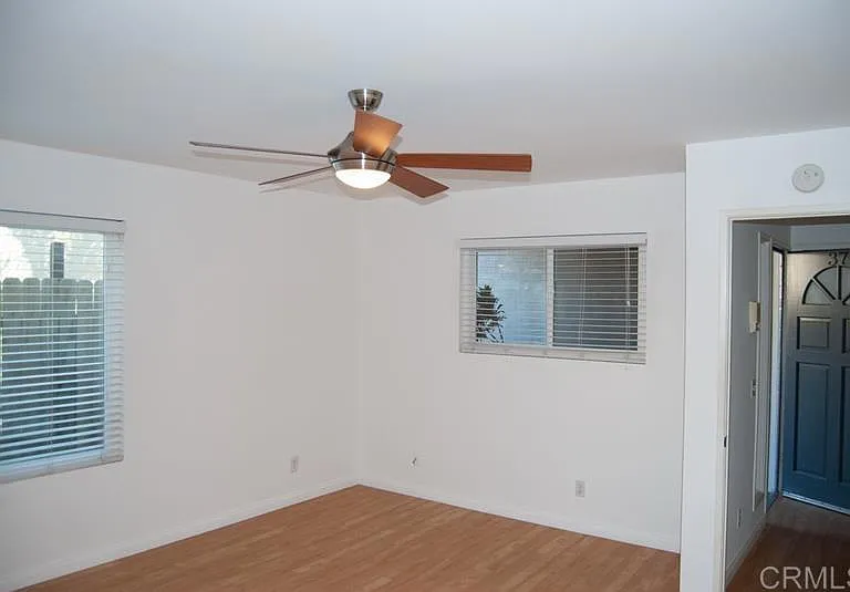 5037 Niagara Ave — Photo 9