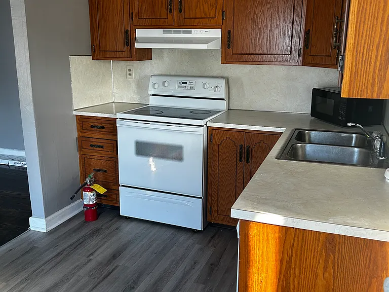 100 S Fayette St #2 — Photo 3
