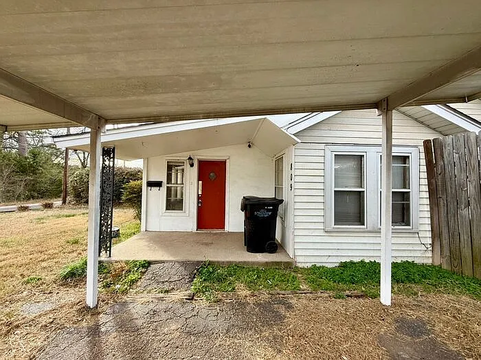 809 Jefferson St — Photo 2