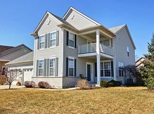 190 S Winthrop Dr, Round Lake, IL 60073