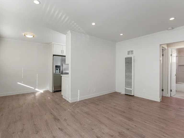 2895 W 11th St #5A — Photo 4