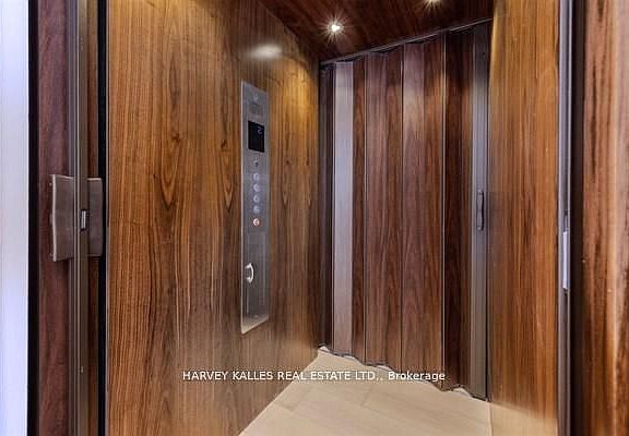 5th image of 3279 Lakeshore Rd