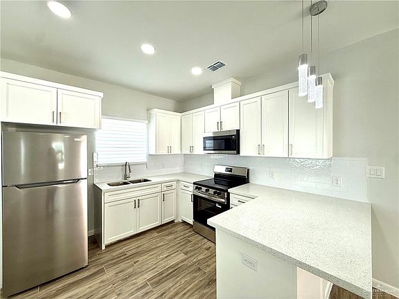 4th image of 2701 W Bliss St #3