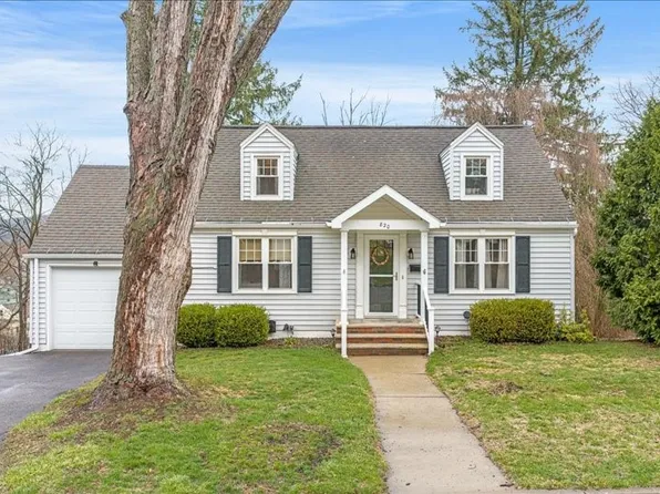 820 Verna Dr, Vestal, NY 13850