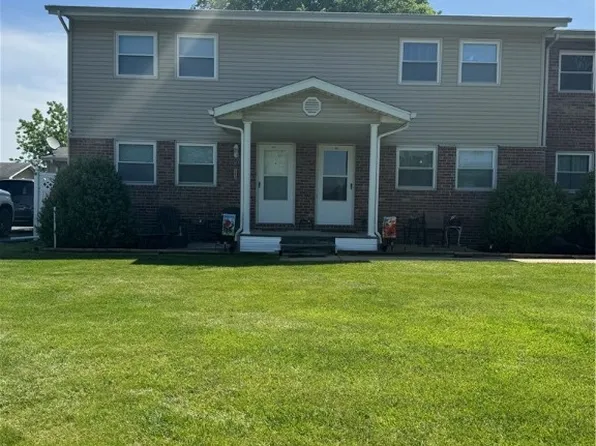 1450 Woodland Dr, Mount Zion, IL 62549